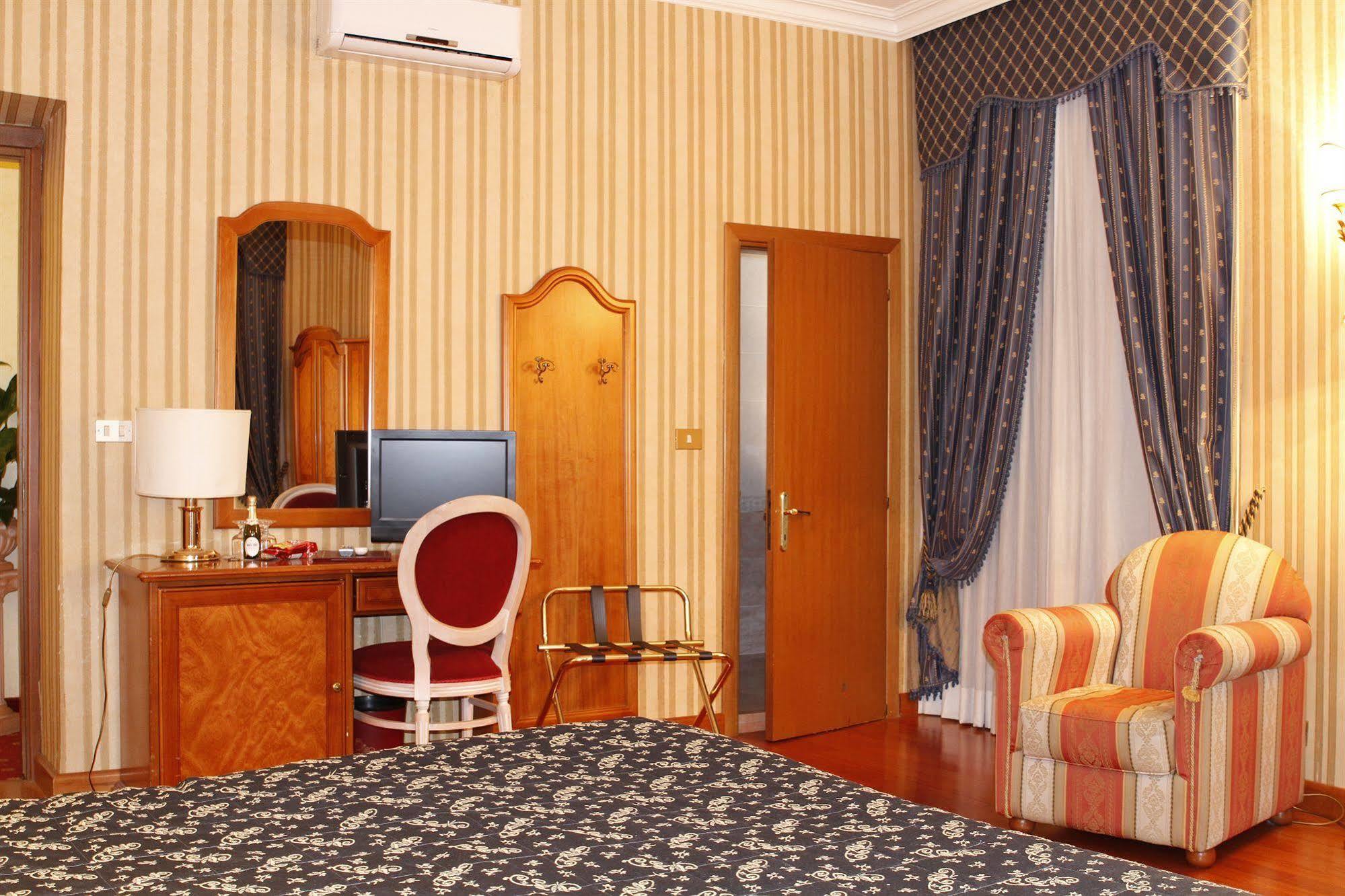 Hotel Sistina Rome Exterior photo